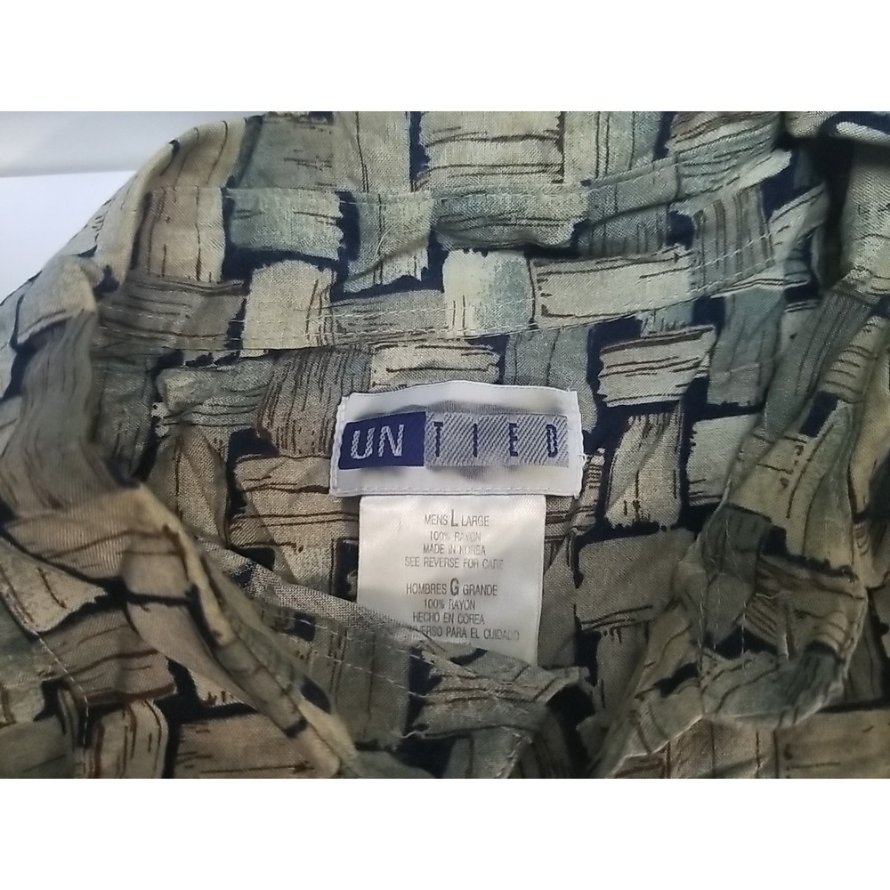 Untied Shirt Mens Large Short Sleeve Button Up Hawaiian Rayon - Picture 2 of 6